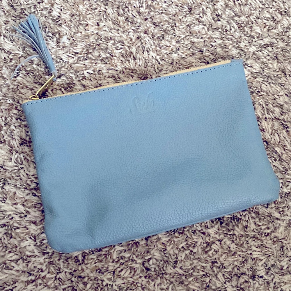 Roomy Sseko clutch!